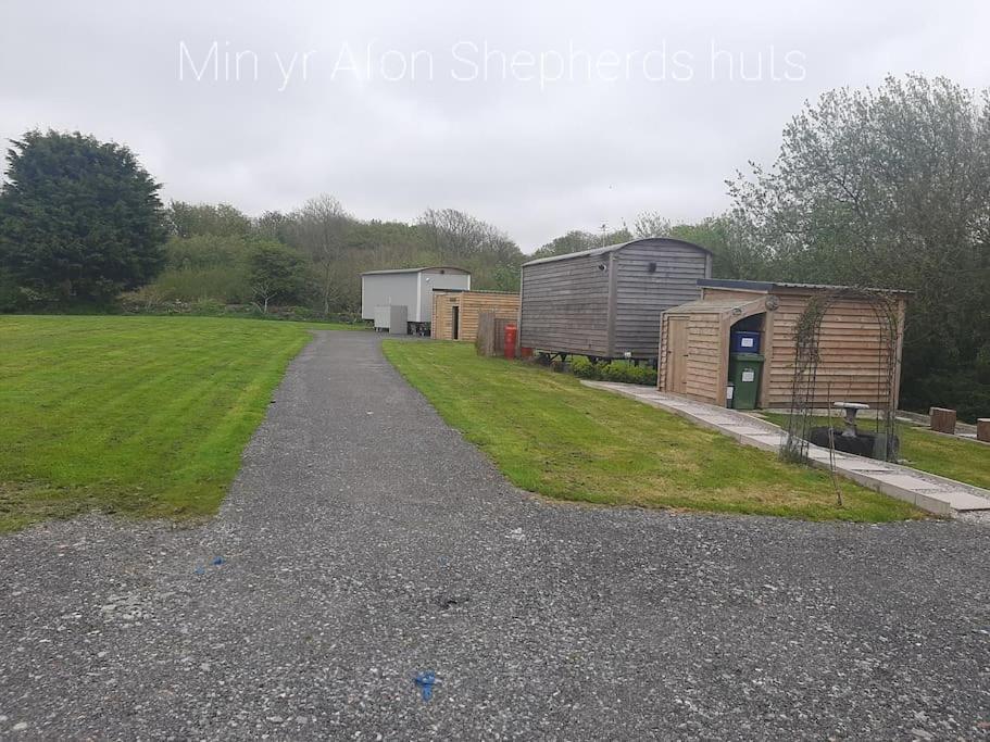 Anglesey New Modern Shepherds Hut With Spa Hot Tub Gwalchmai Exterior foto